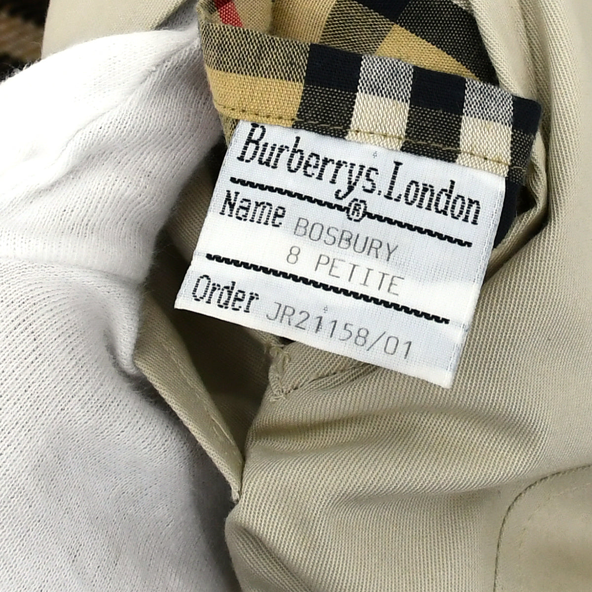 Burberrys Trench Coat Beige 