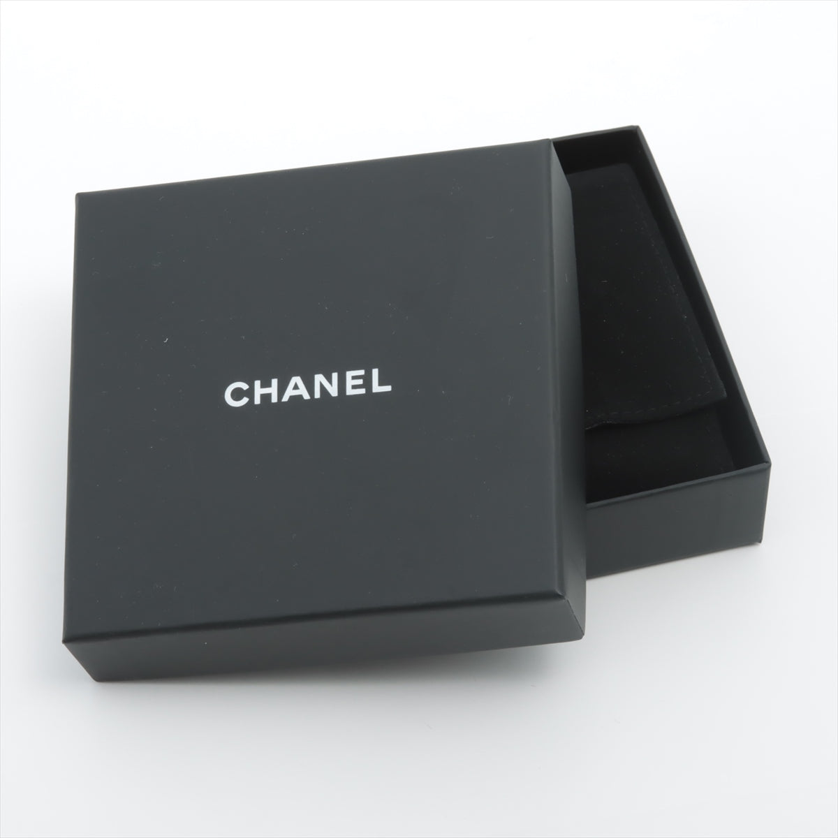 Chanel Coco 95P Earrings GP x Fake Pearl Gold