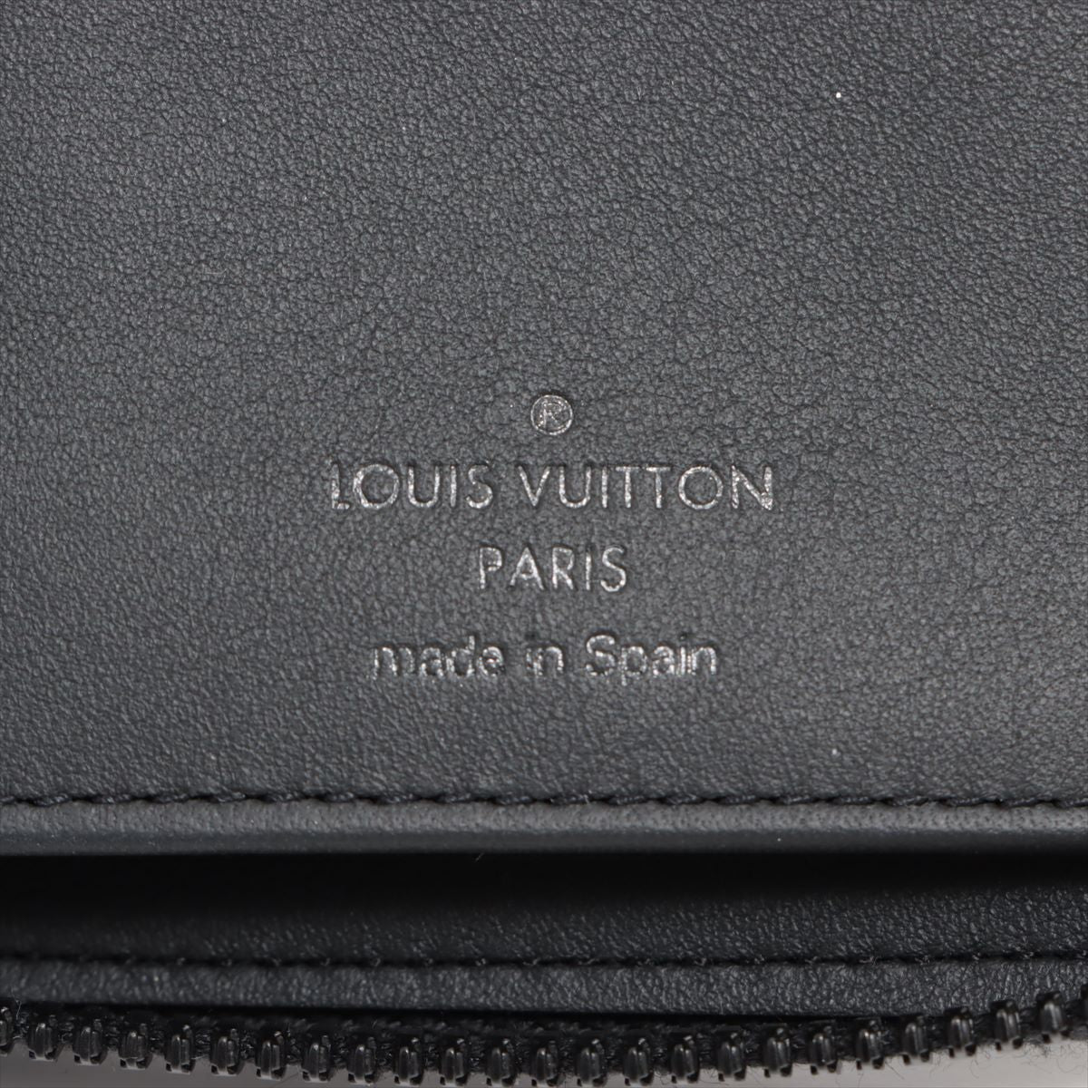 Louis Vuitton  Zippy Wallet Vertical M69047 Novartis