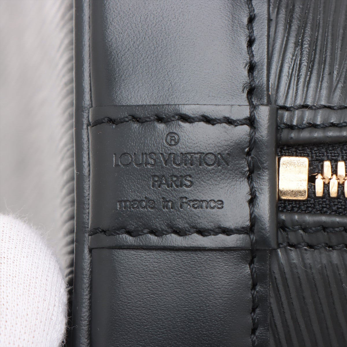 Louis Vuitton Epi Alma M52142 Internal Smell