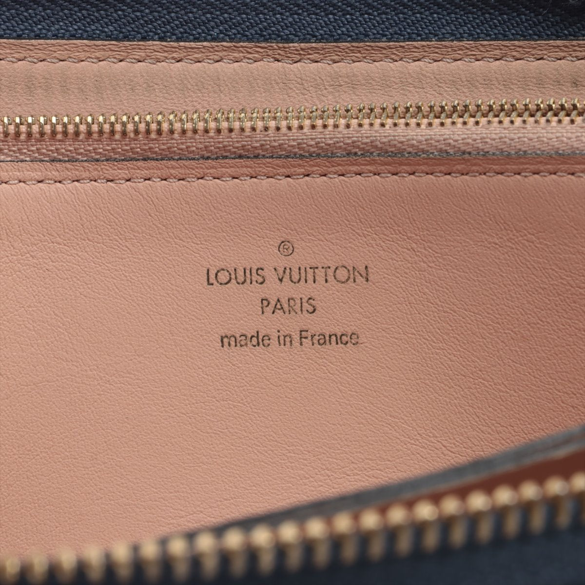 Louis Vuitton  Comet M68582 Internal Side Cut