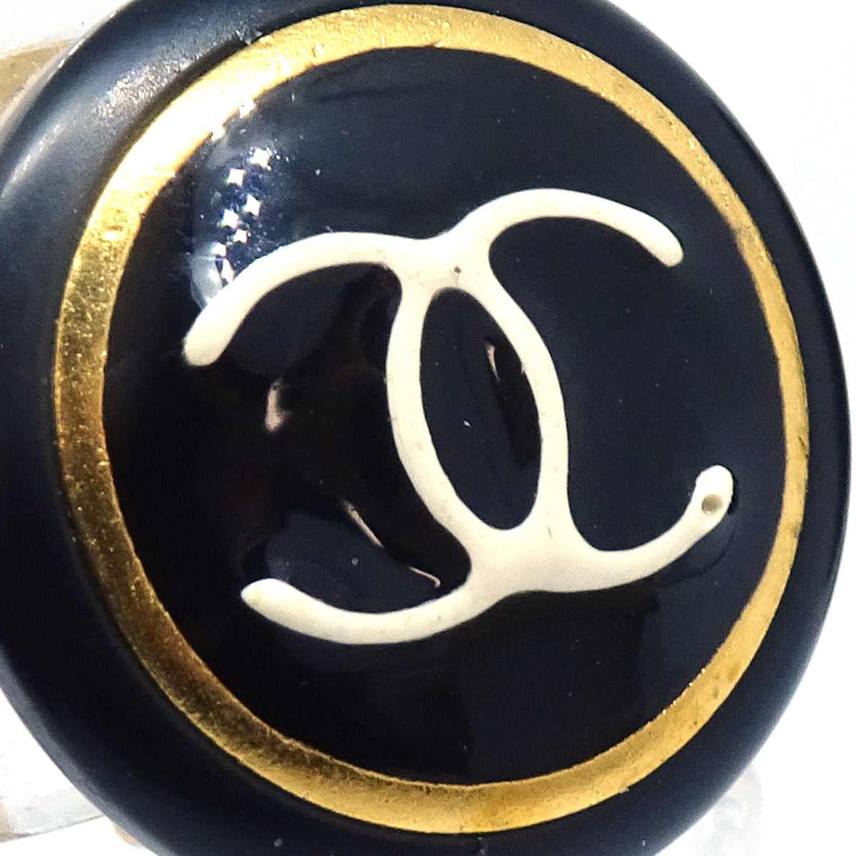 Chanel 1997 黑色和金色耳環