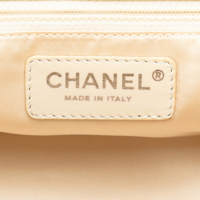 Chanel Matrasse Chain Shoulder Bag White Black   Chanel