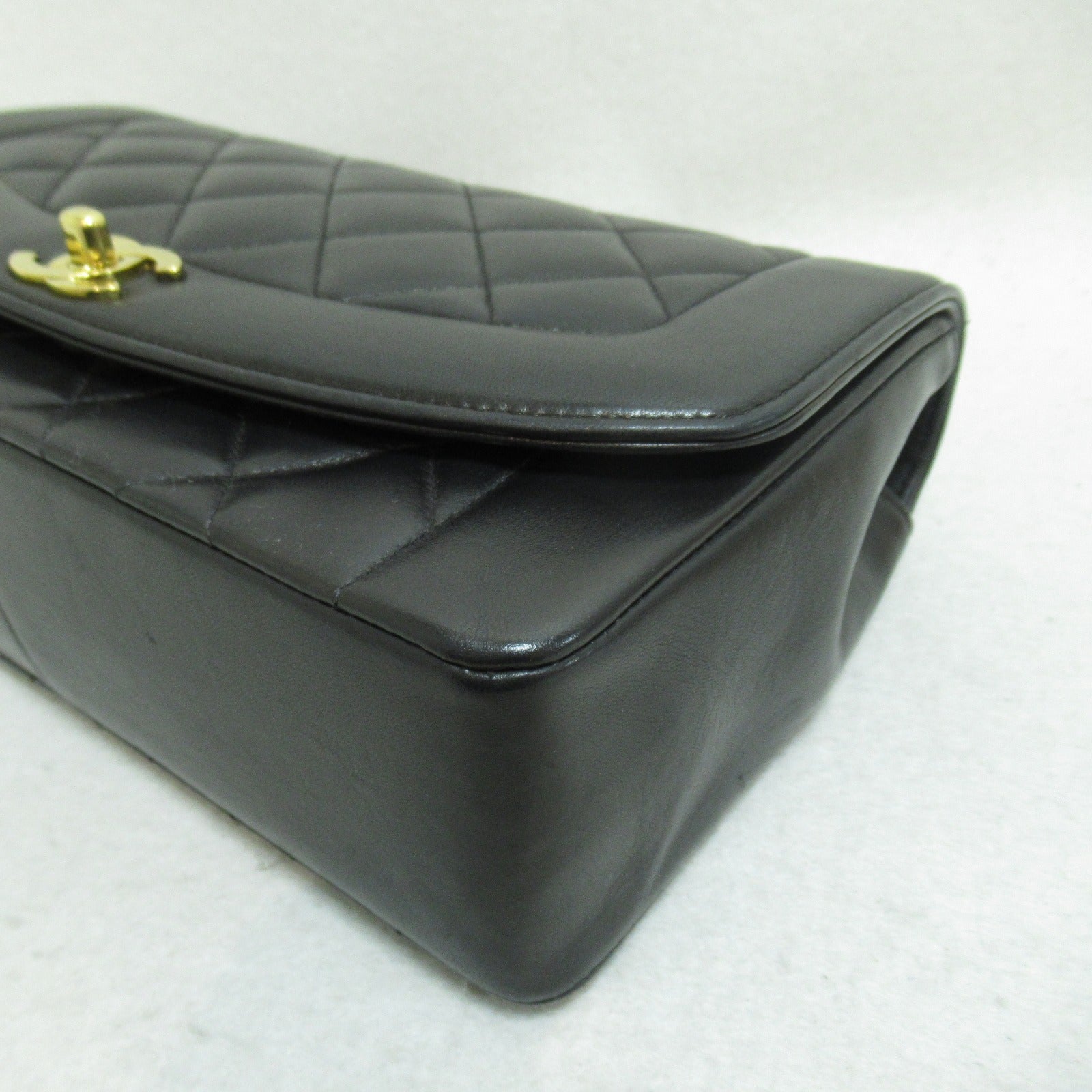 Chanel Diamond Chain Shoulder Bag  Black A01165