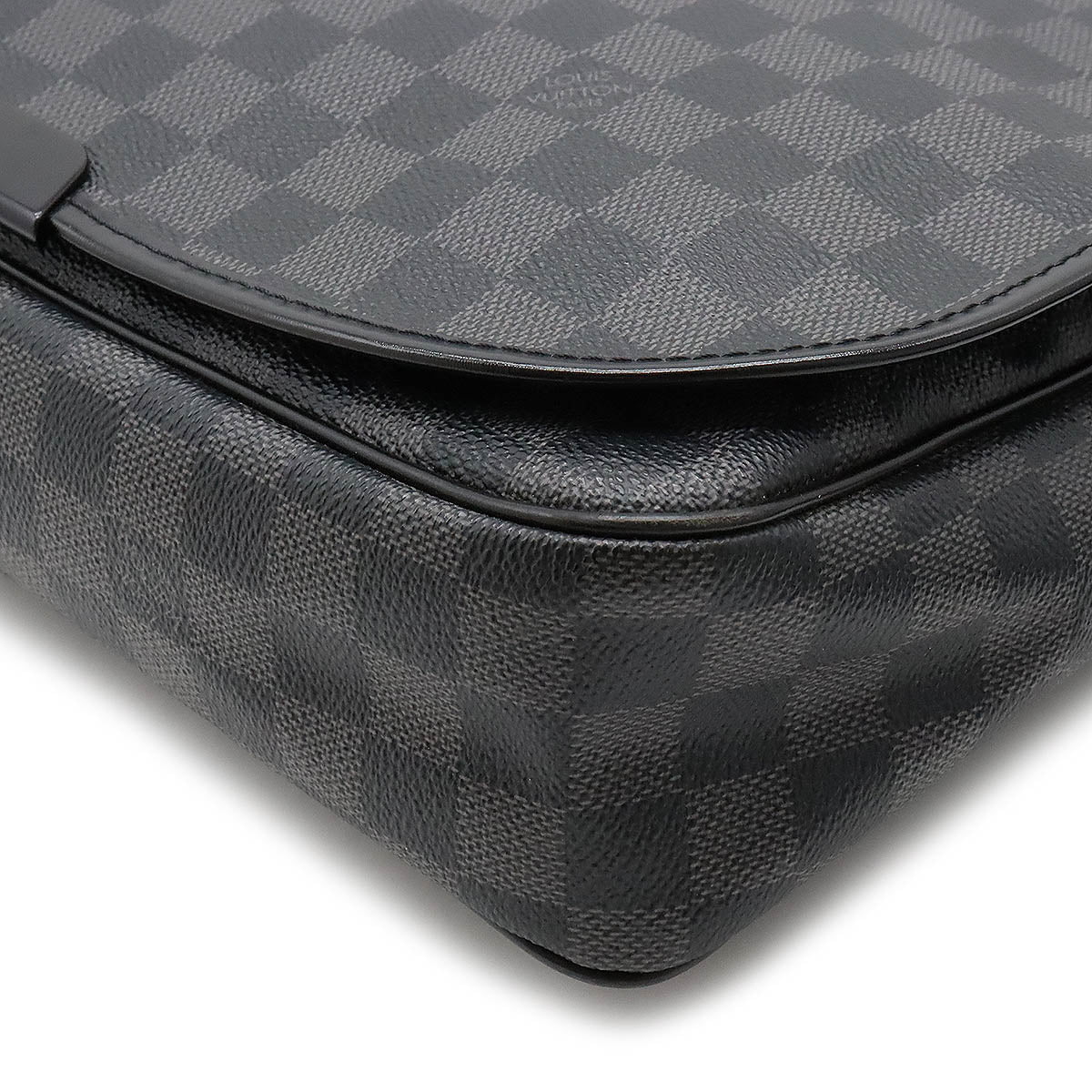Louis Vuitton - Authenticated Daniel mm Satchel Bag - Cloth Black for Men, Very Good Condition