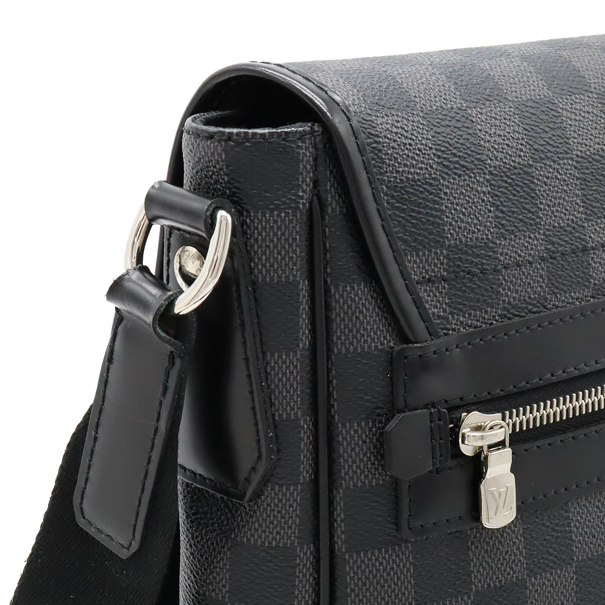 Pre-Owned Louis Vuitton Daniel Crossbody Bag GMBlack 