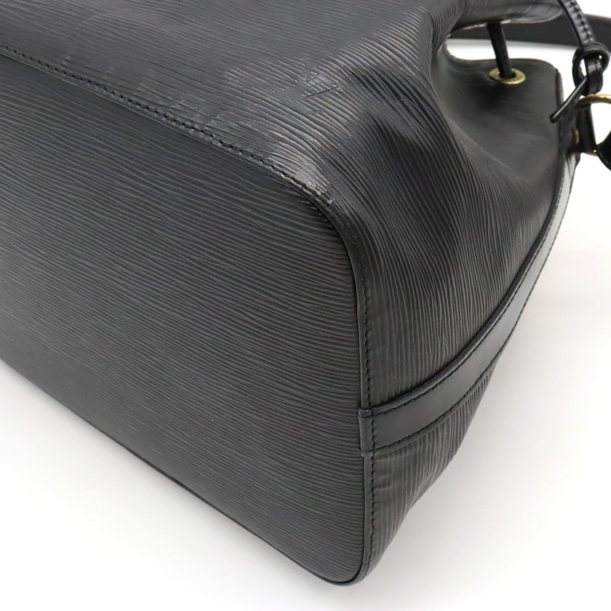 louis vuitton shoulder handbags authentic used vintage drawstring crossbody