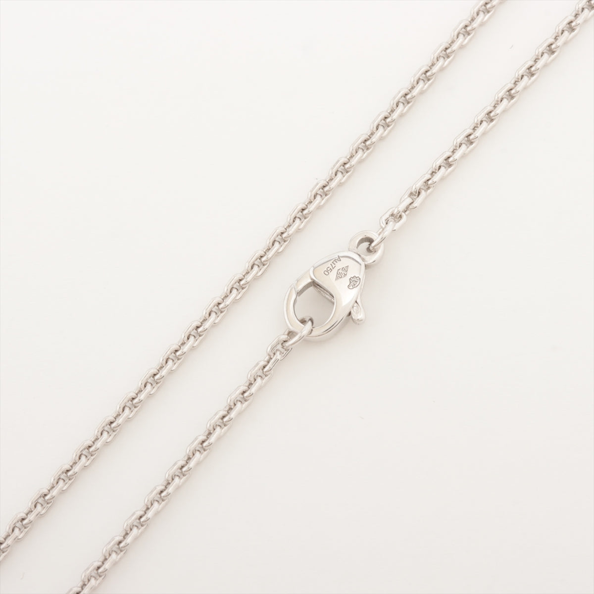 Louis Vuitton Pandantive LV Volt one GM diamond necklace 750 (WG) 18.0g