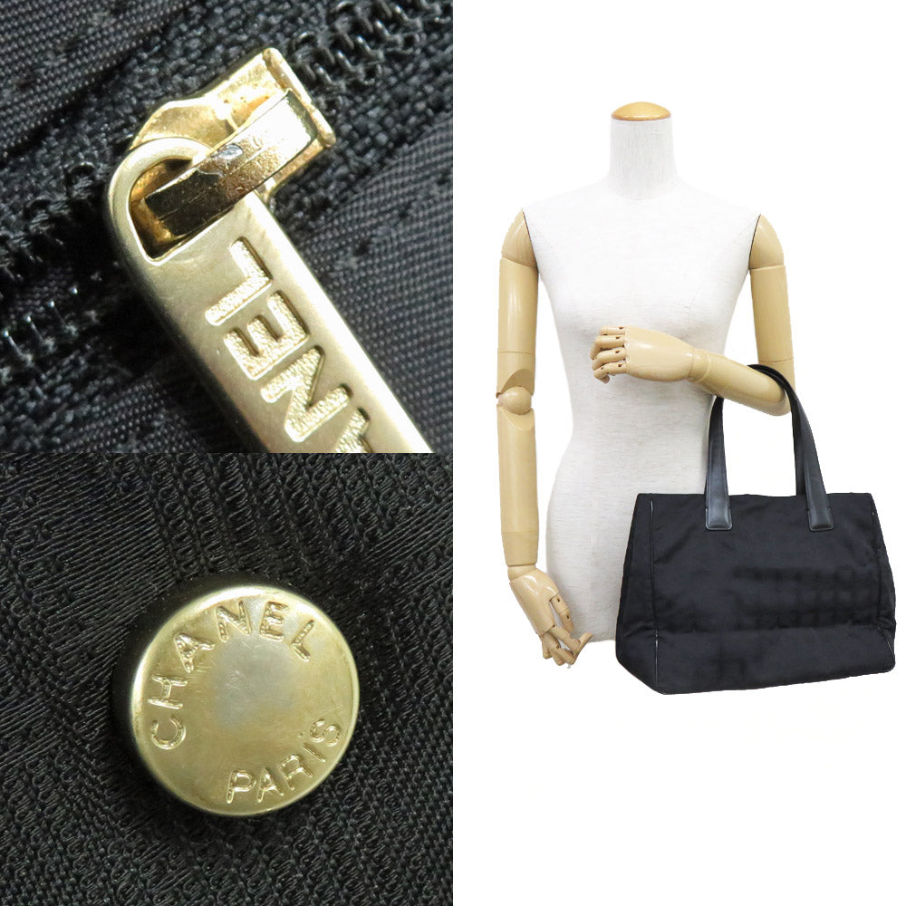 Chanel New Loveel Line Newlabeltot MM A15991  Black Nylon  S Leather Black Handbag