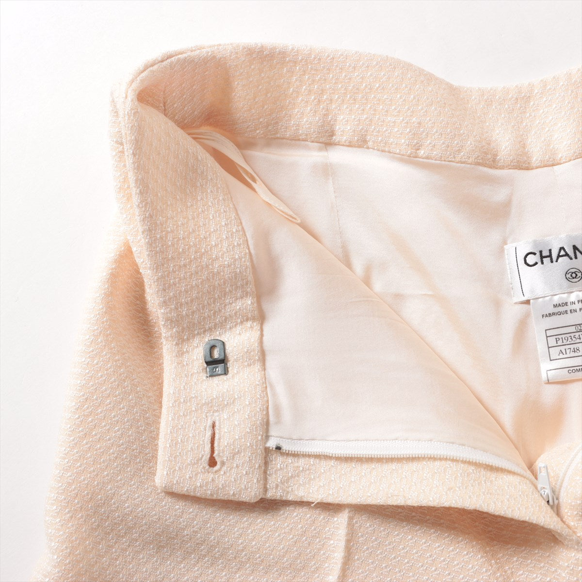 Chanel Coco 02P Wool Pants 40  Beige P19354V11291