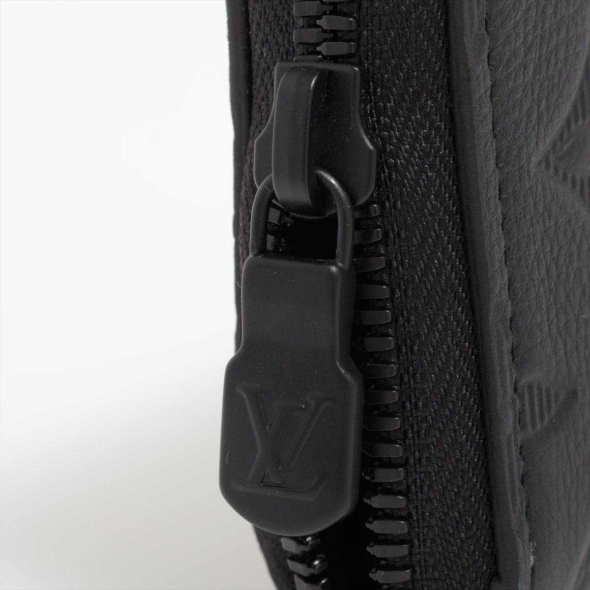 Louis Vuitton Shadow Zippy Wallet Vertical M62902 Black Round Zippe Wallet