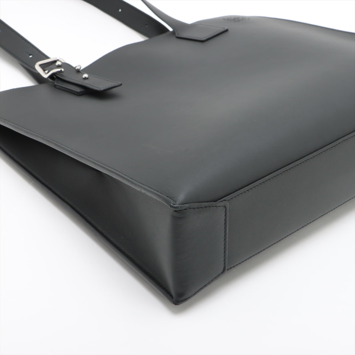 Loewe Anagram Backlot Leather Toilet Bag Black Luggage