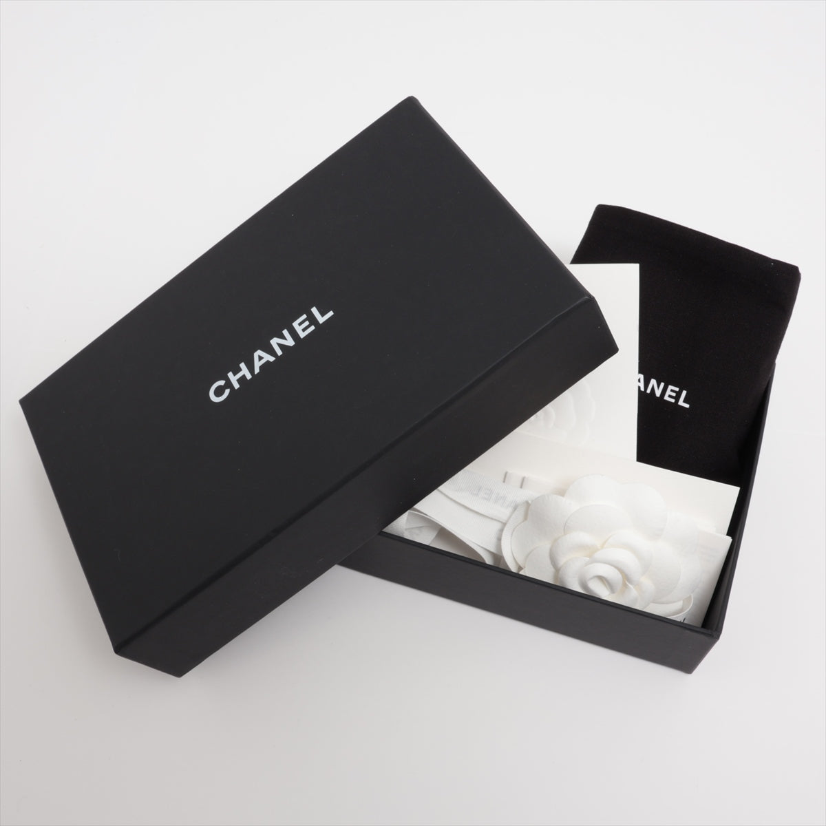 Chanel Matrasse Caviar S Coin Case White G  Random