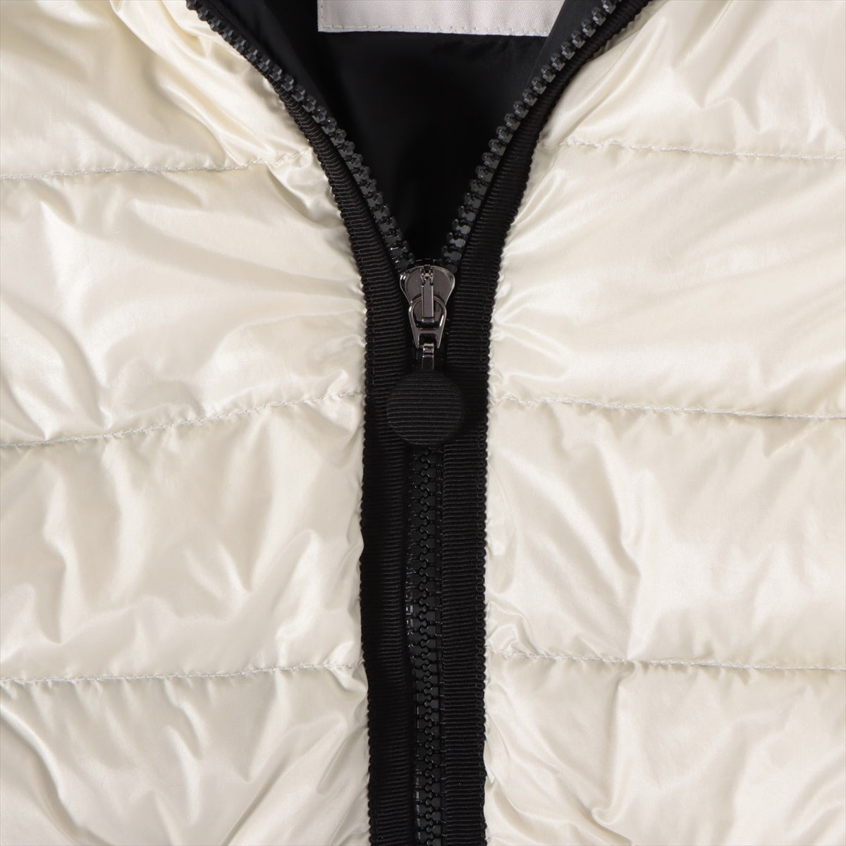 Moncler CHETIF 15 Years Polyester  Nylon Down Jacket 00  White × Beige Tag Heuer Cut