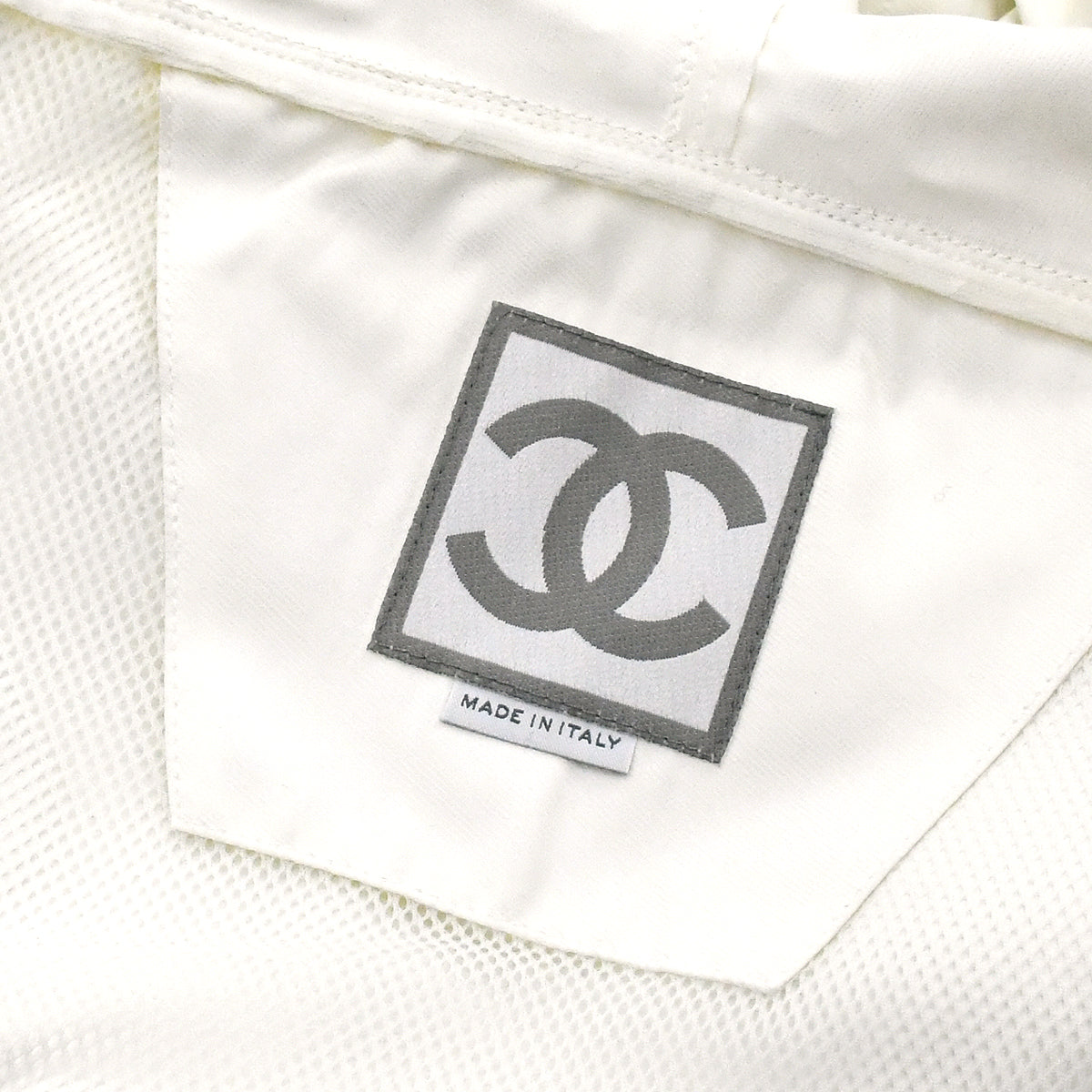 Chanel 2001 Spring Sports line hooded windbreaker 