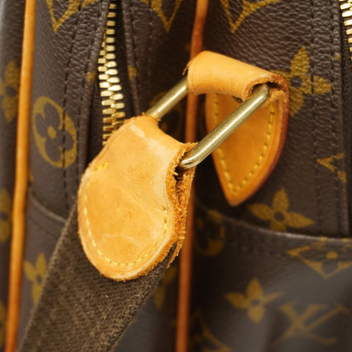 Louis Vuitton Reporter GM Messenger Bag - Farfetch