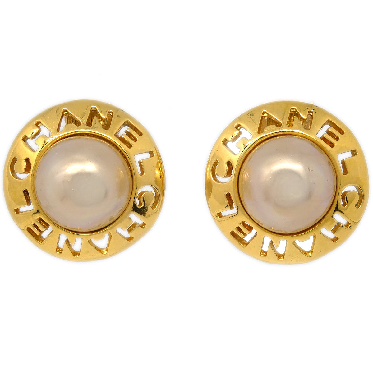 Chanel Gold Button Artificial Pearl Earrings Clip-On 2280
