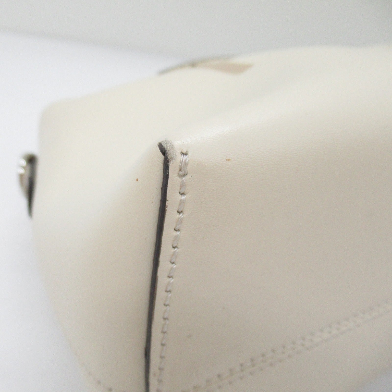 Fendi Fendi Byzaw Shoulder Bag Shoulder Bag Leather  White Off White