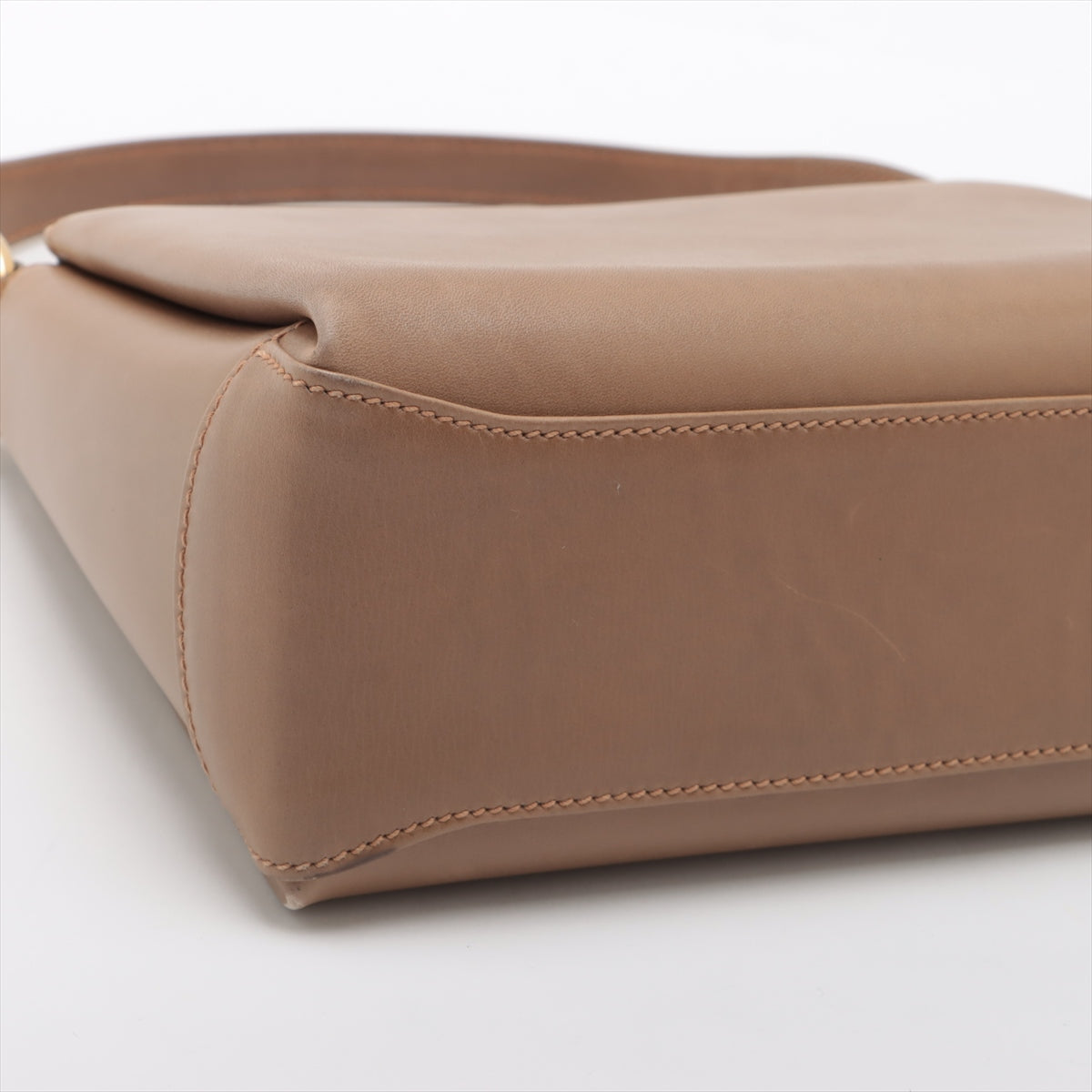 Gucci Turn-Lock Leather Handbag Brown