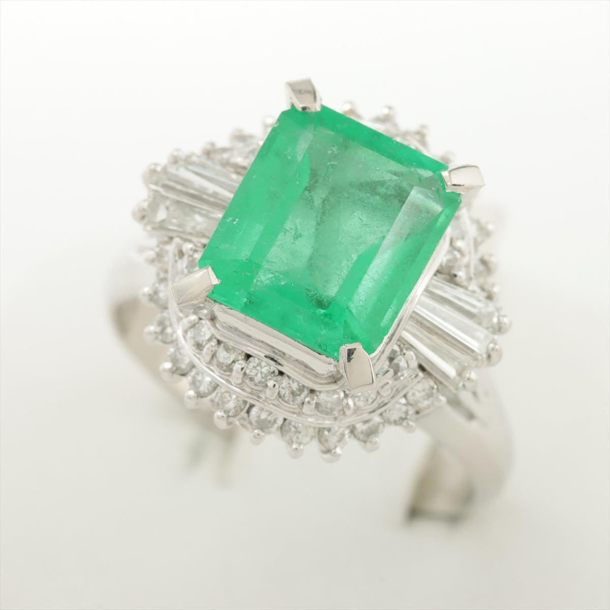 Emerald Diamond Ring Pt900 8.5g 238 D066