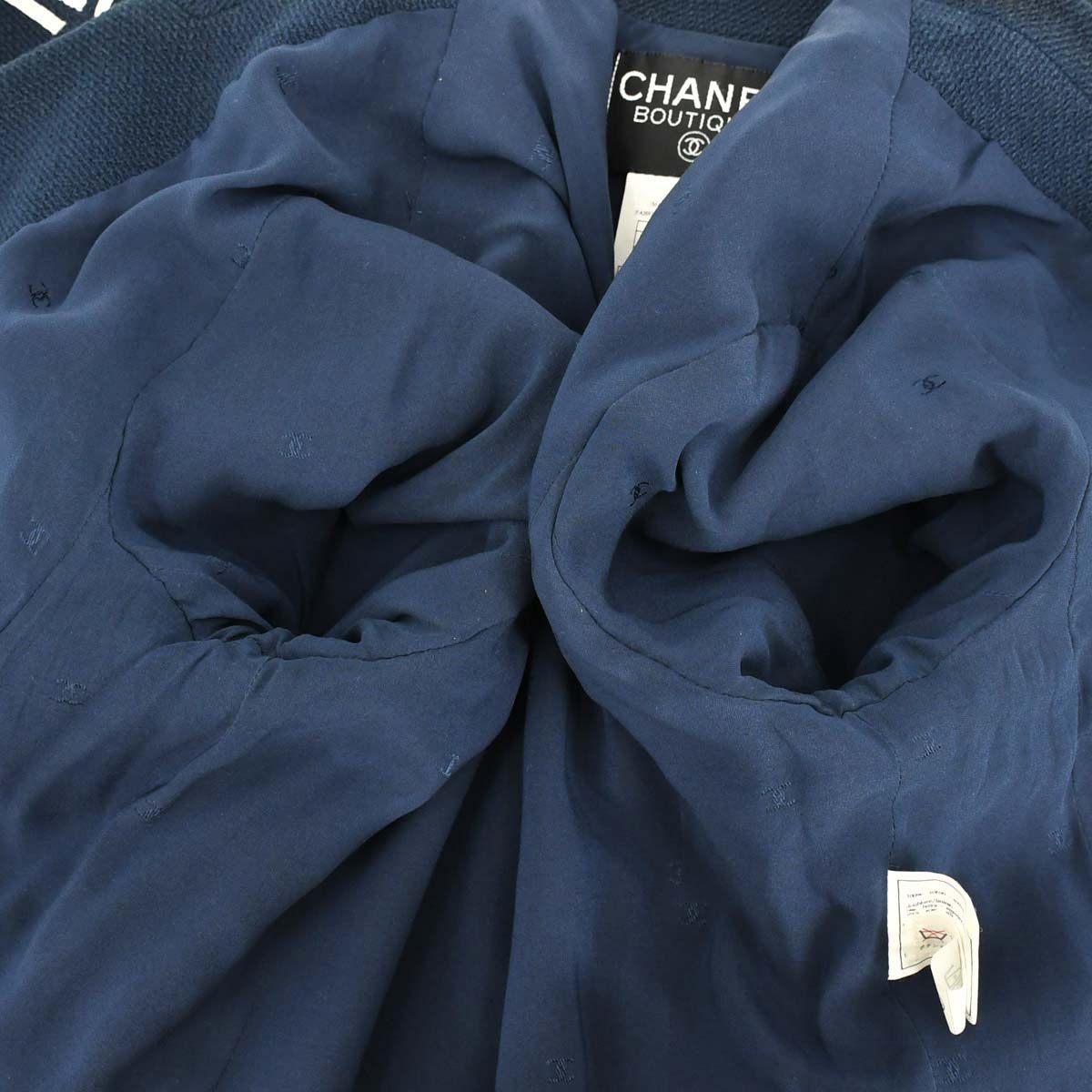 Chanel 1995 Spring CC-buttons bouclé cropped jacket 