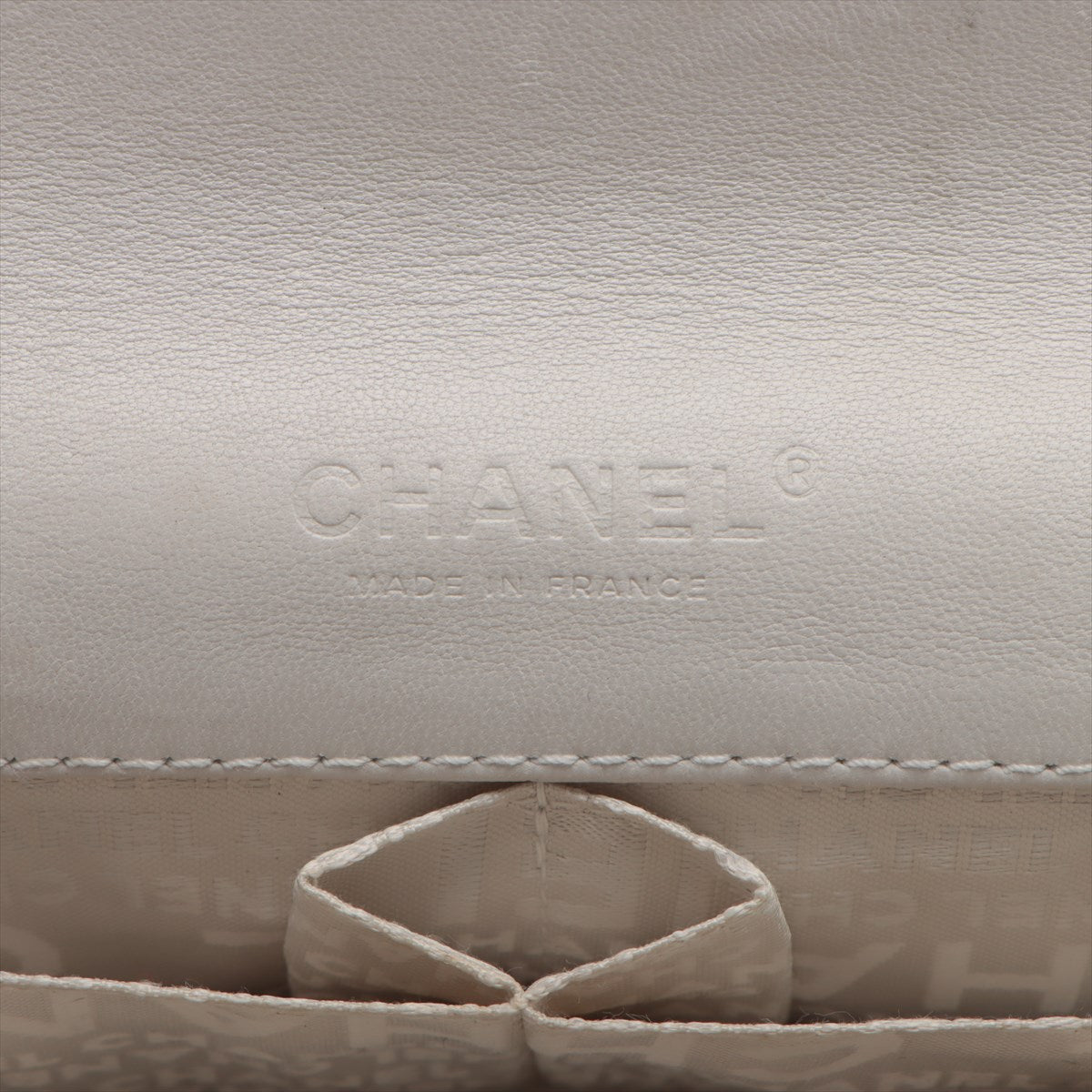 Chanel Chocolate Bar in Chain Shoulder Bag White Silver G  8th