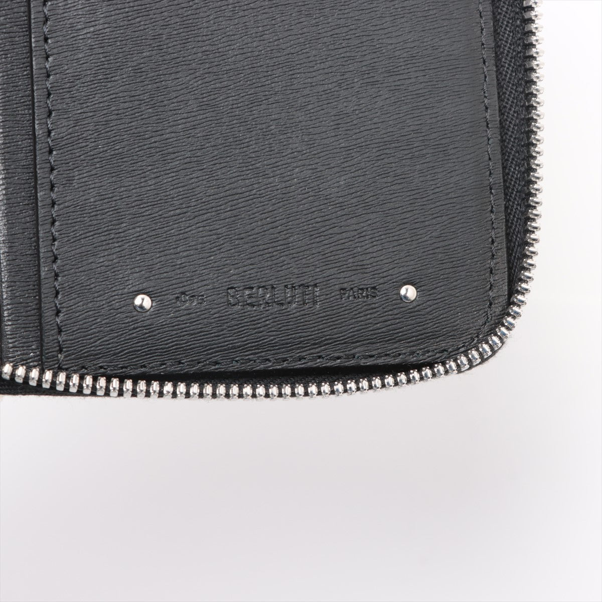 Belotti Itauba Leather Round  Wallet Black