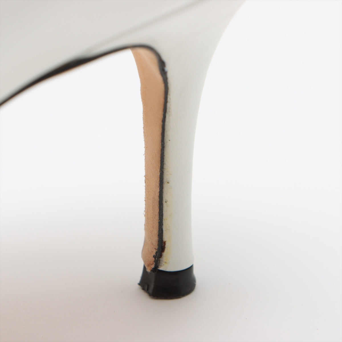 Manolobranic Leather Pump 36 1/2  White Scalp