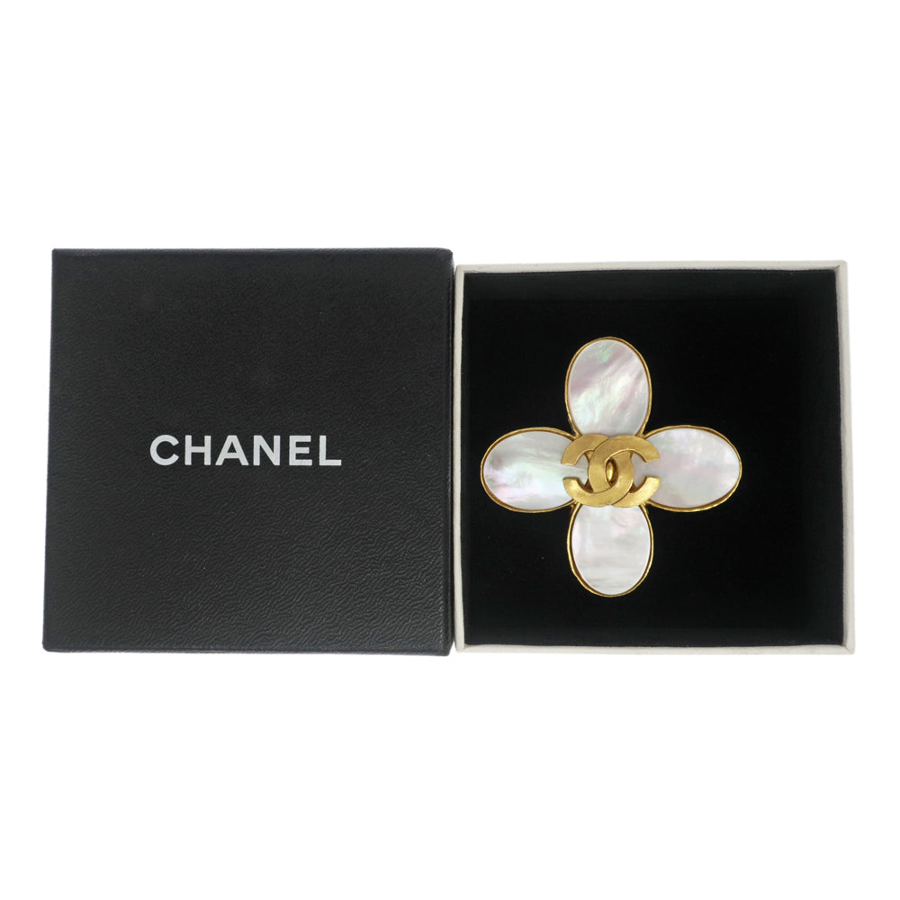 Chanel CC Mark Brooch  Pearl 95A G Four Leaves Small