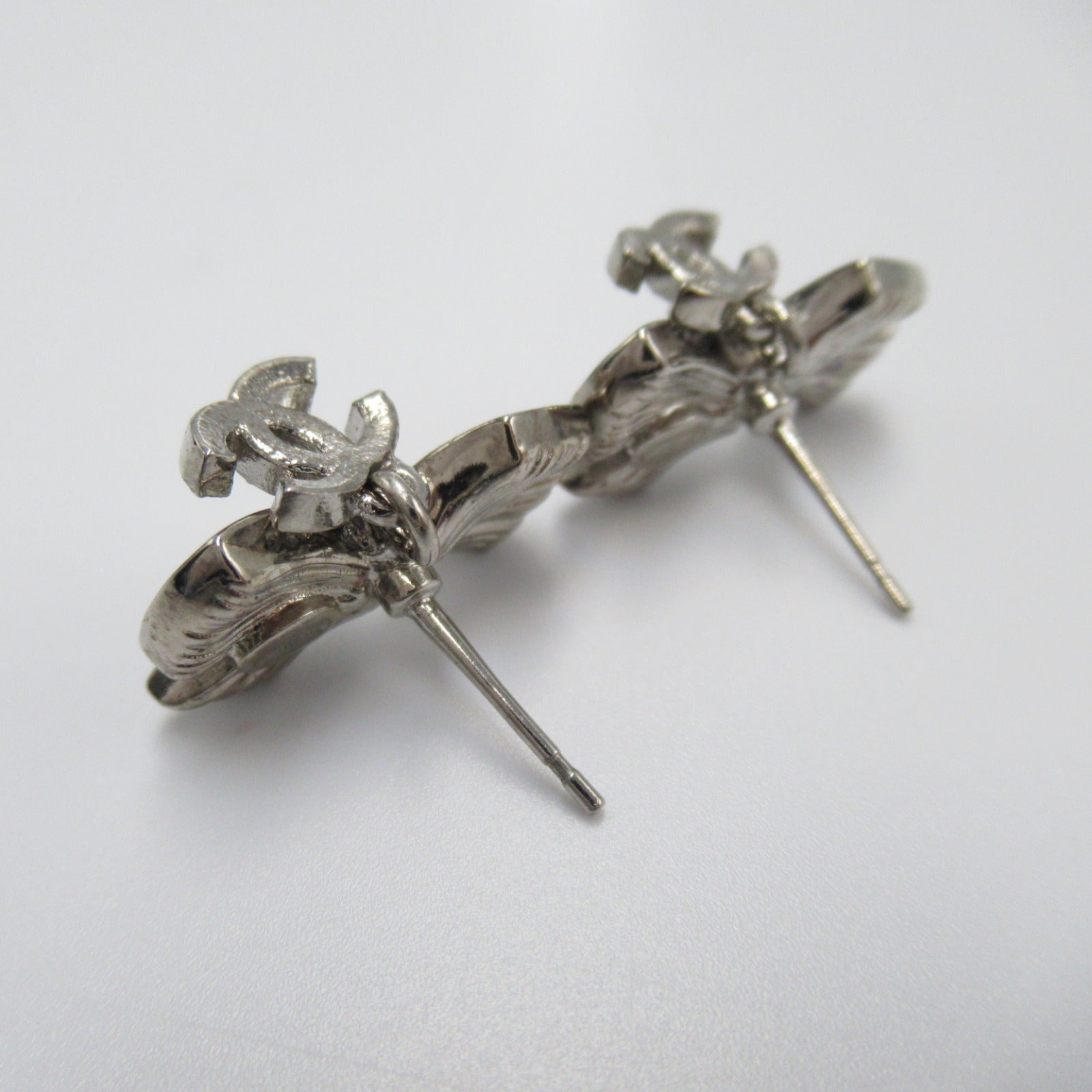 Chanel Ribbon Earrings Jewelry   Silver A22/P