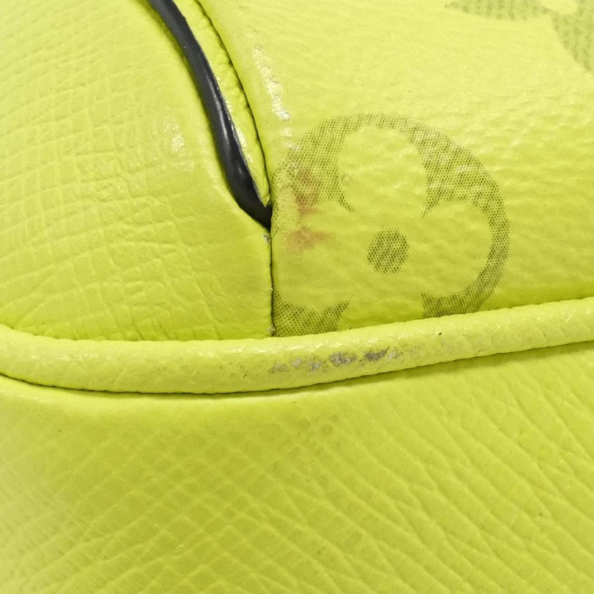 Louis Vuitton Taiga Lama Outdoor M30251 Shoulder Bag