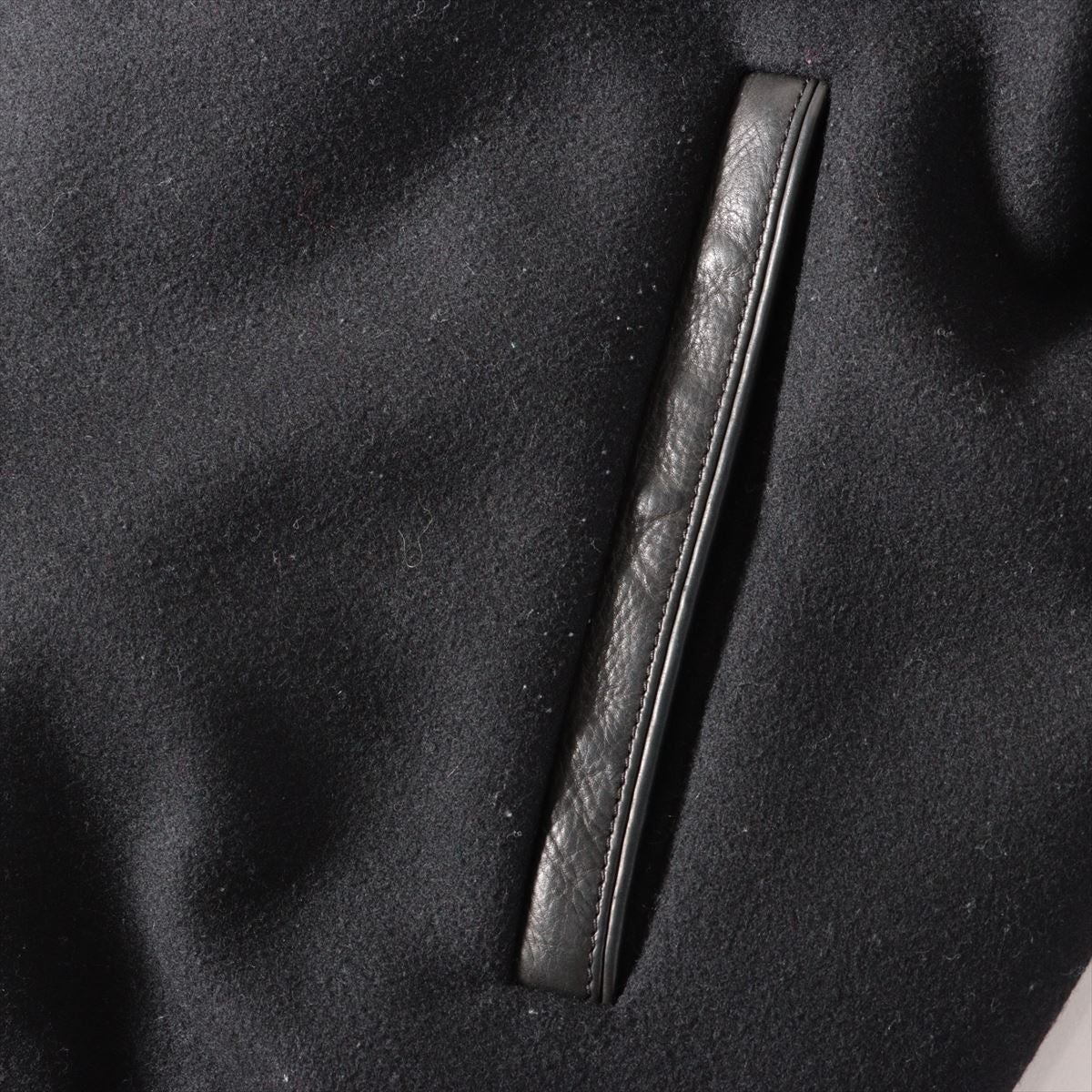 Louis Vuitton 22AW Wool x Leather St 46  Black x Grey RM222V Monogram Emboslezer and Wool Bronzone