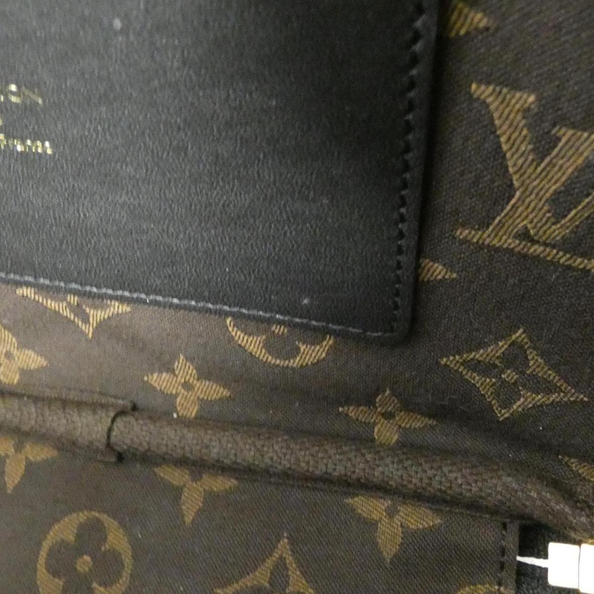 Louis Vuitton M80450 Cross-Body Utility Shoulder Bag