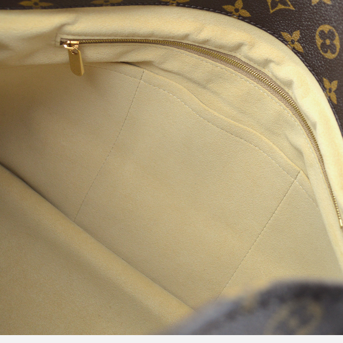 Louis Vuitton Monogram Artsy MM Handbag M40249