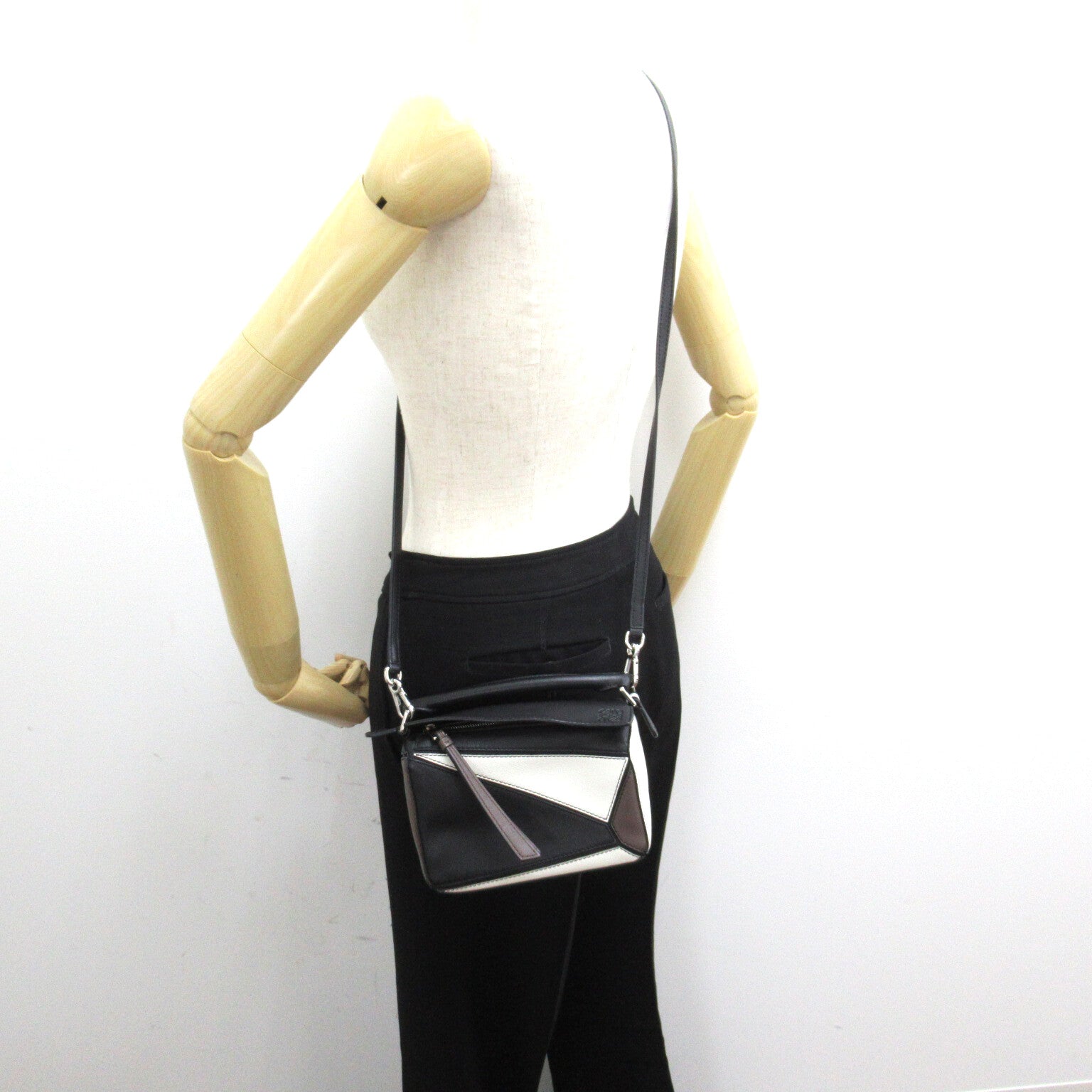 Loewe LOEWE Puzzle Bag 2w Shoulder Bag Leather  Black/White Puzzle Bag