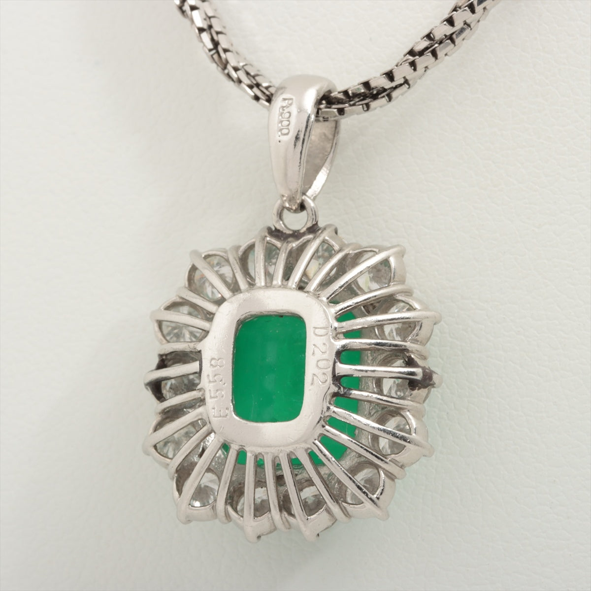 Emerald Diamond Necklace Pt900Pt850 26.0g E5.58 D202 D202