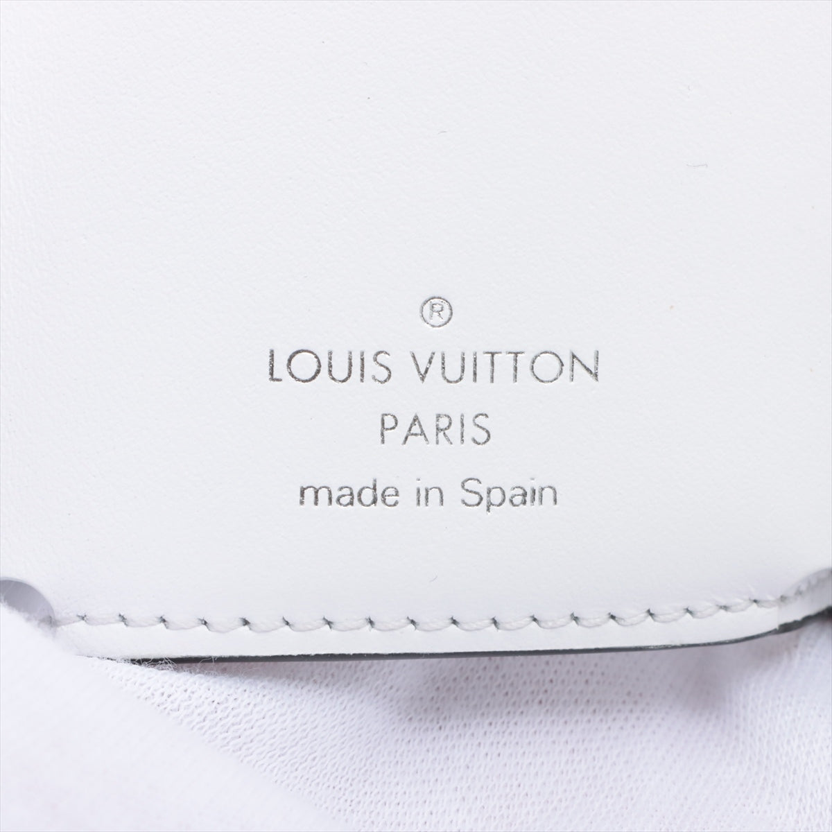 Louis Vuitton Taigaama Dialovery Compact Wallet   White Compact Wallet M30899