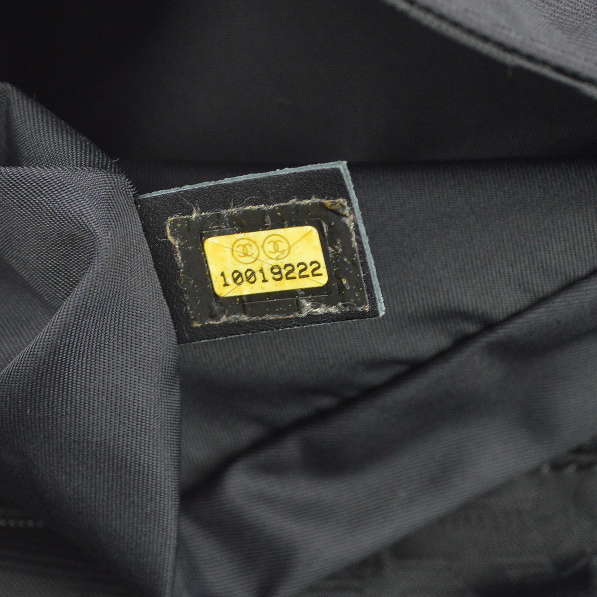 Chanel 黑色提花旅行系列郵差單肩包