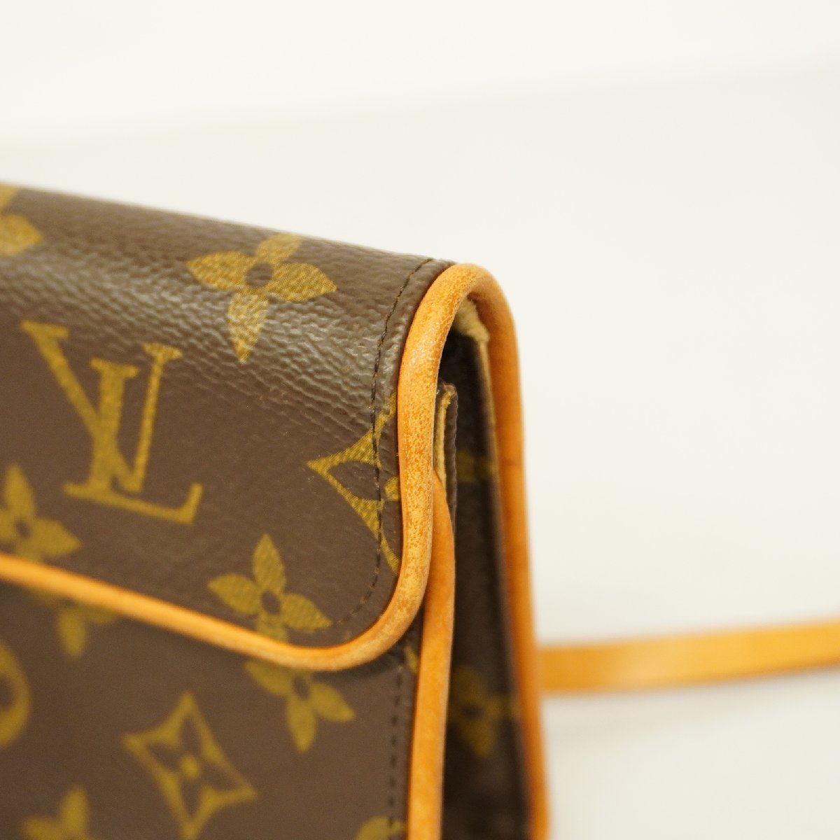 LOUIS VUITTON Monogram Canvas Florentine Small Pochette Belt Bag M51855