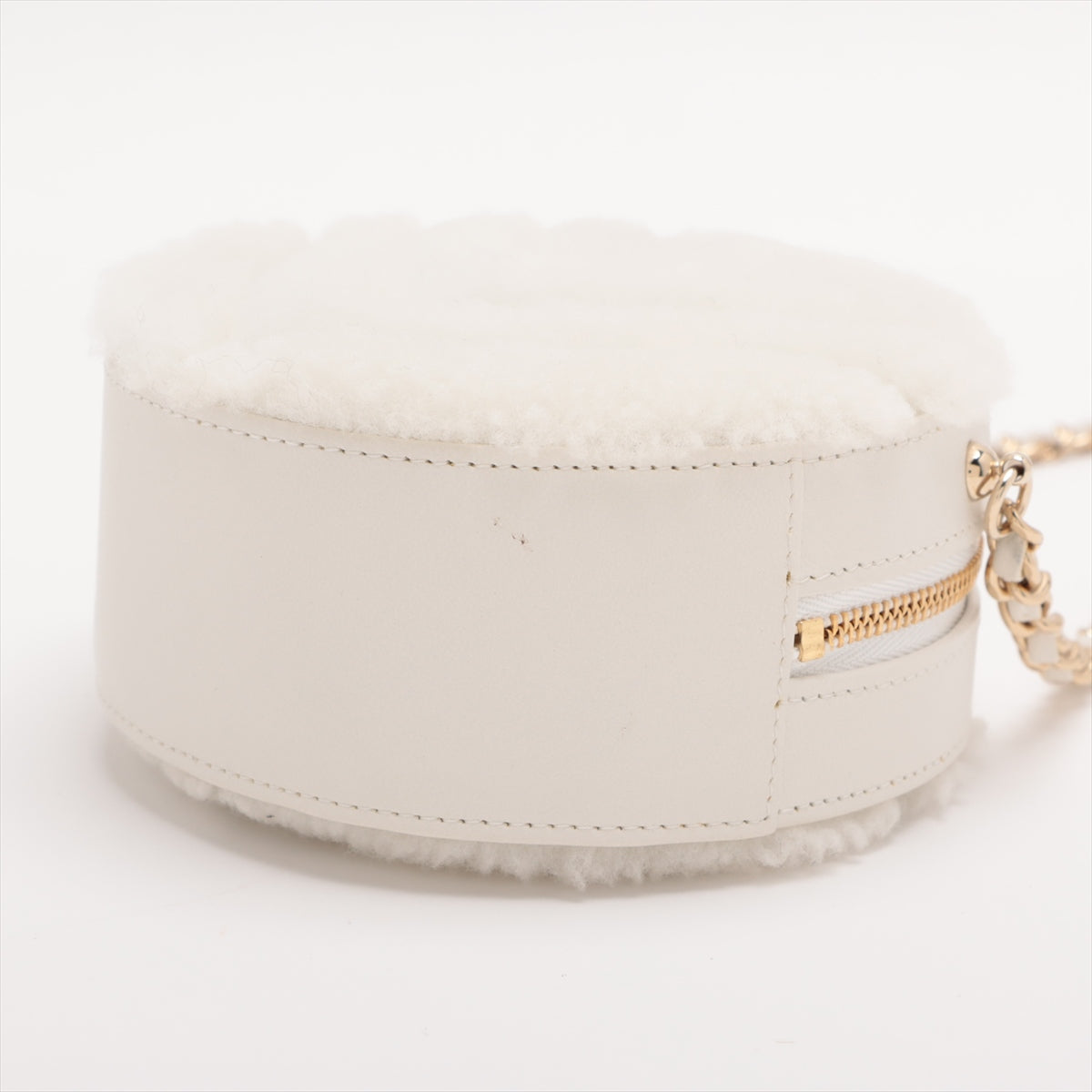 Chanel V Stitch Chain Shoulder Bag Round White G  28th