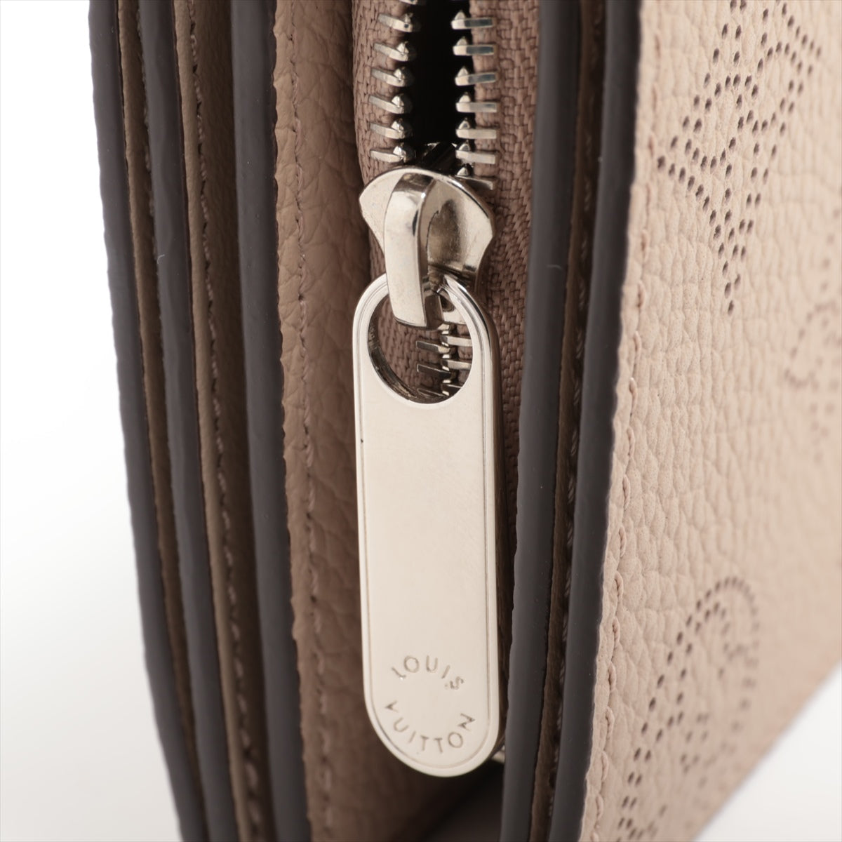 Louis Vuitton Machina Portfolio Clear M80817 Gale Compact Wallet  Reaction