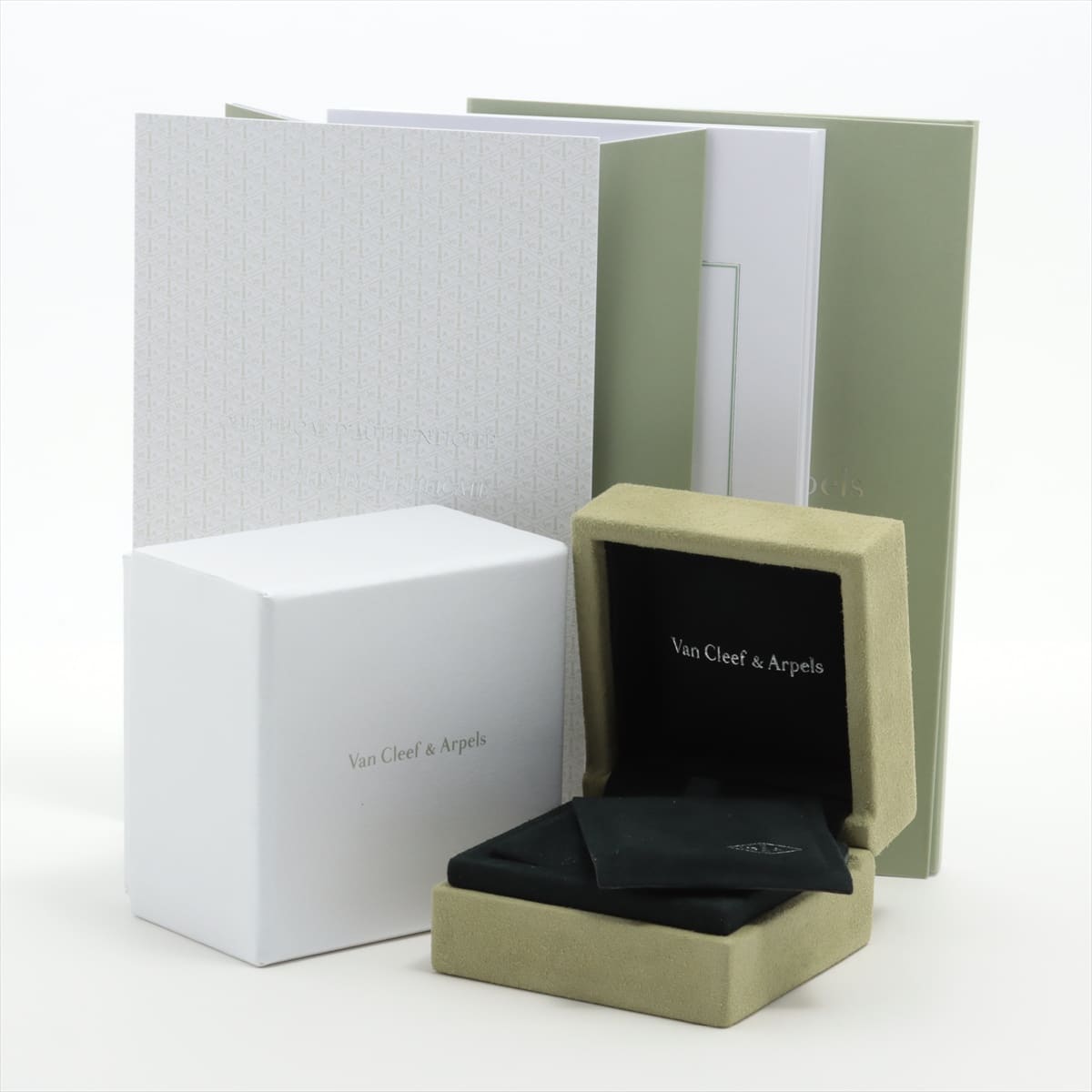Van Cleef &amp; Arpels vintage Alhambra Diamond Necklace 750 (WG) 7.0g  Luxury