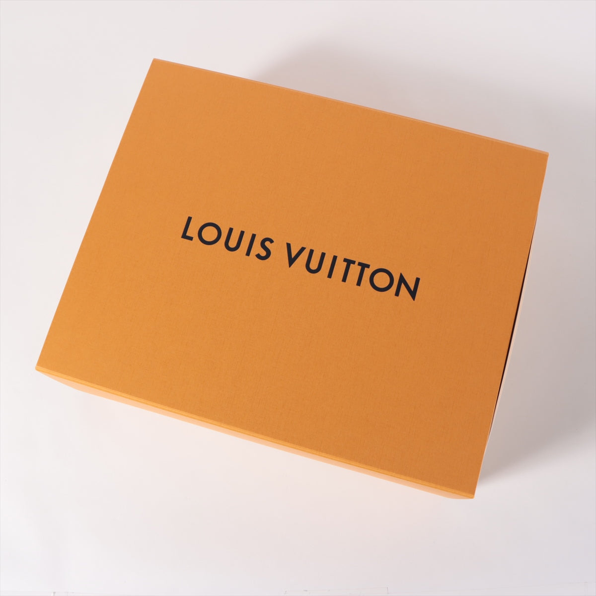 Louis Vuitton 23AW Wool   e One Earrings S  Black × White RW232WB Feltwall Pool Over Belt