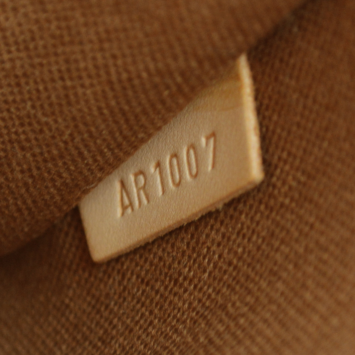 Louis Vuitton 2007 Monogram Rivet M40140