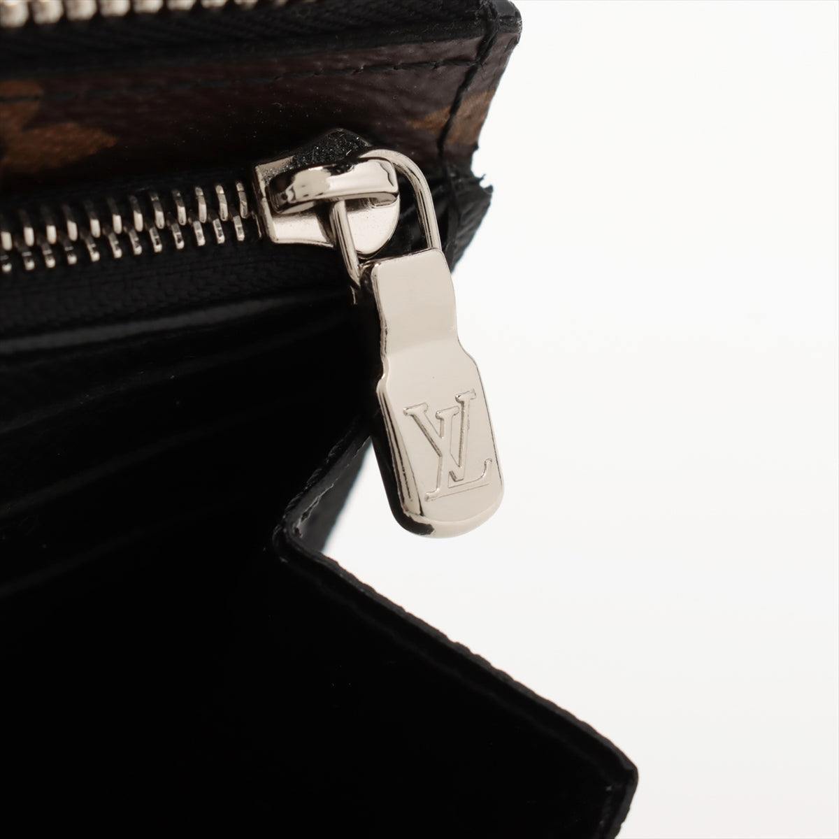 Louis Vuitton Monogram MacArthur Zippyr Dragon M69407 Black  Brown Wallet