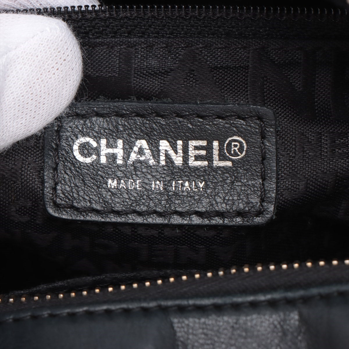 Chanel Chocolate Bar in Shoulder Bag Black G  8th