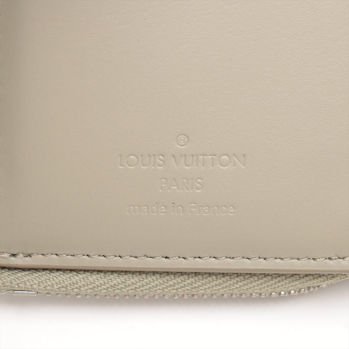 Louis Vuitton LV Aerogram Portfolio Pilot   Grey Compact Wallet M82410