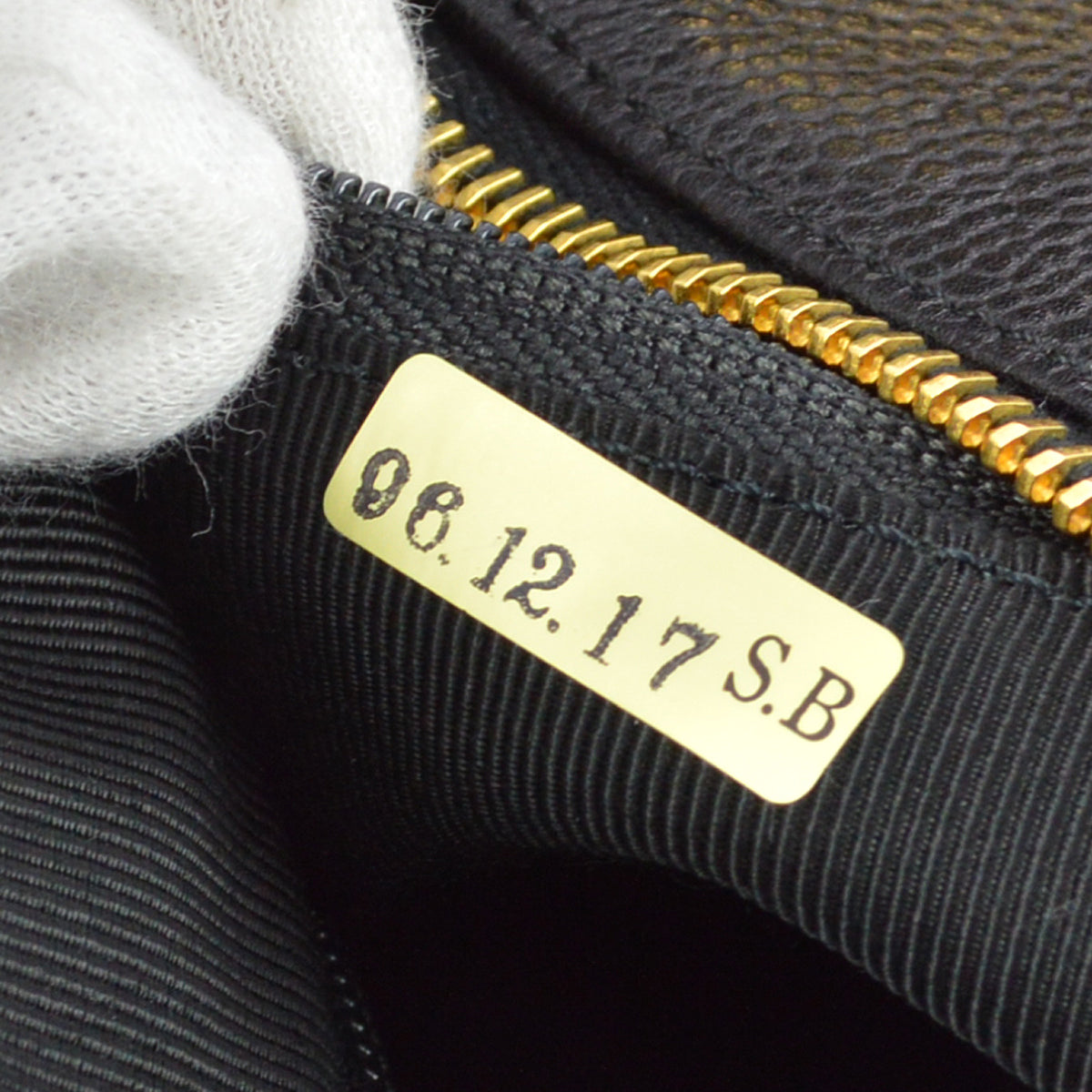Chanel 1996-1997 Caviar Shoulder Bag