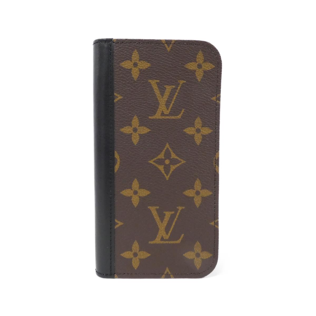 Louis Vuitton Monogram iPhone 15 Pro M82891 Phone Case