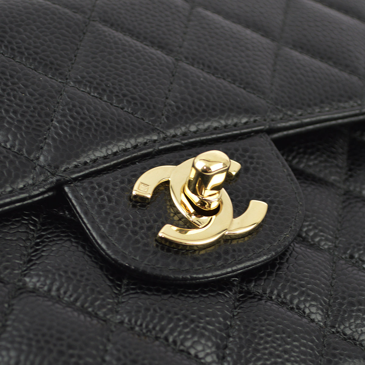 Chanel Black Caviar 小號經典雙翻蓋單肩包
